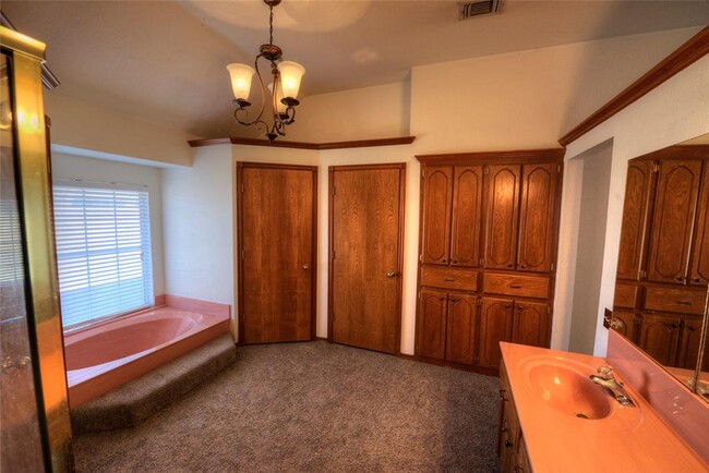 Building Photo - 3117 SW 125th St