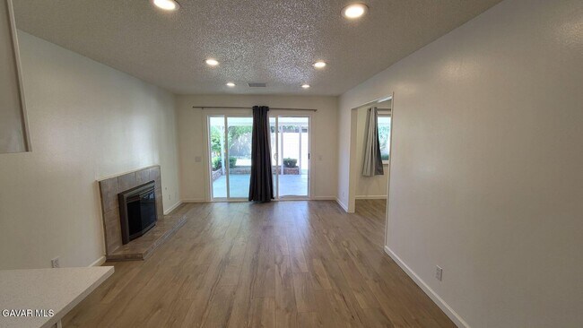 Building Photo - 45303 Lorimer Ave
