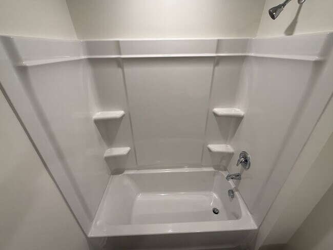 Building Photo - Caffee sub-division, very close to Mercedes plant, one level 4 Bedroom/2 Bath 1774 sqft