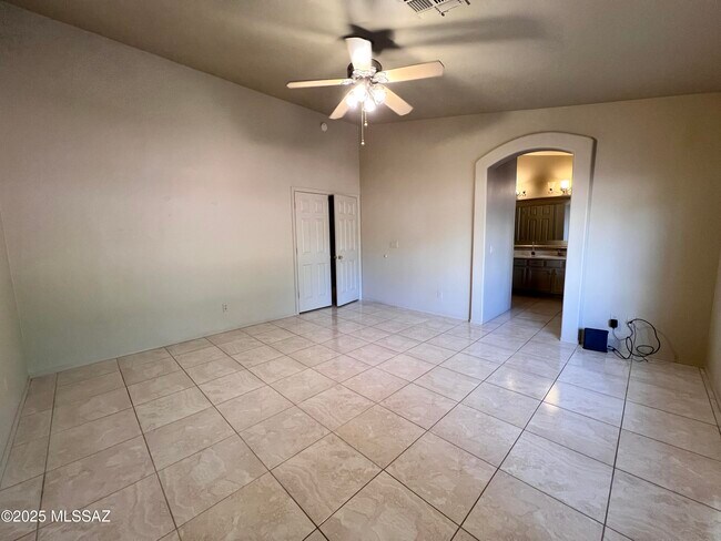 Building Photo - 8679 N Ahwatukee Way