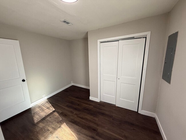 Building Photo - 210 Highview Ave