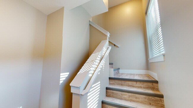 Building Photo - Spacious 3-Bed Carriage House in the Heart of Prairie District