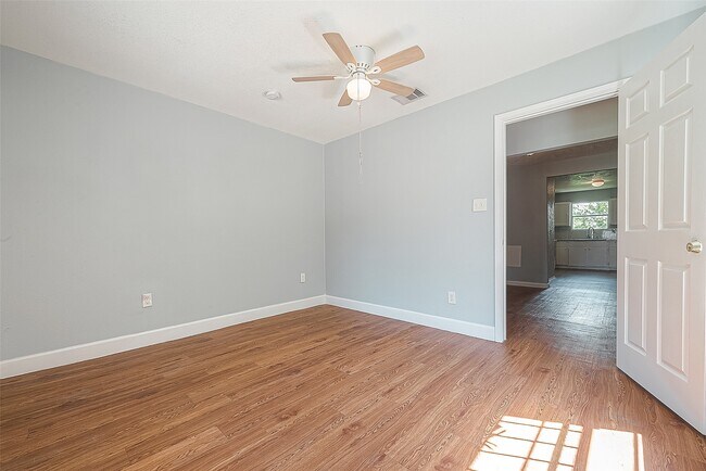 Building Photo - 4810 Carmen St