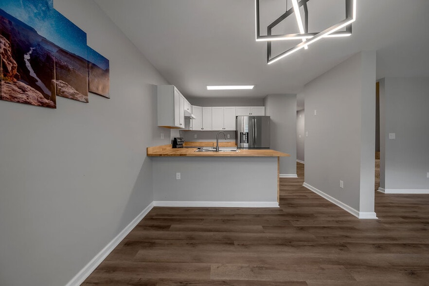 Building Photo - 242 Elkhorn Meadows Dr