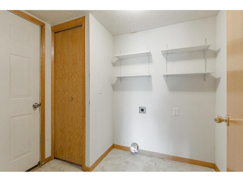 Building Photo - 808 Ferdinand Dr