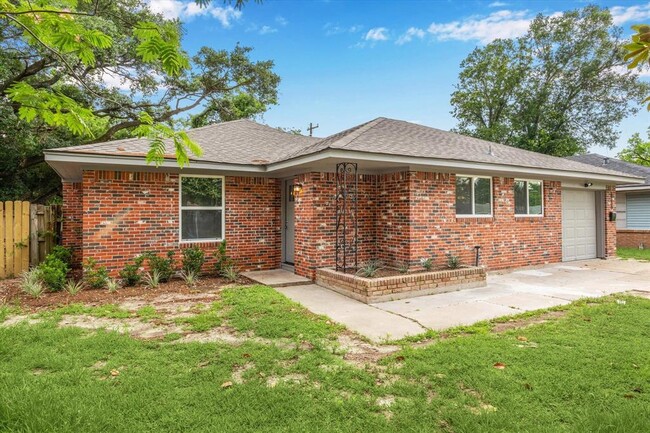 Building Photo - 6830 Cherrydale Dr