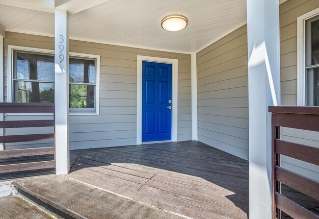 Building Photo - Fantastic 1930s Cottage - Renovated Top to...