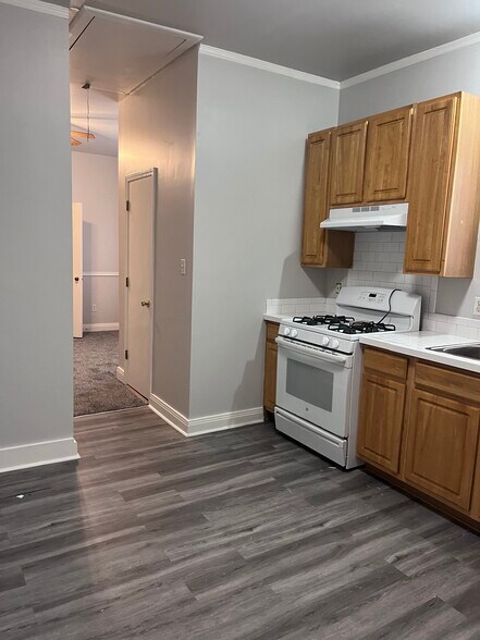 Kitchen view #2 - 539 Maple Ave