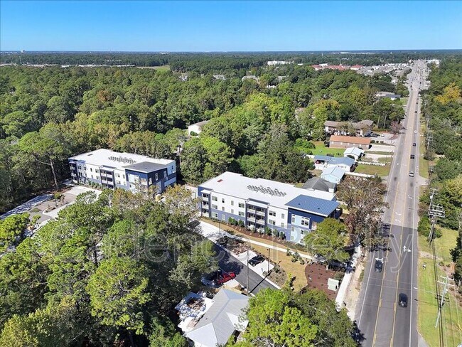 Building Photo - 610 S Kerr Ave