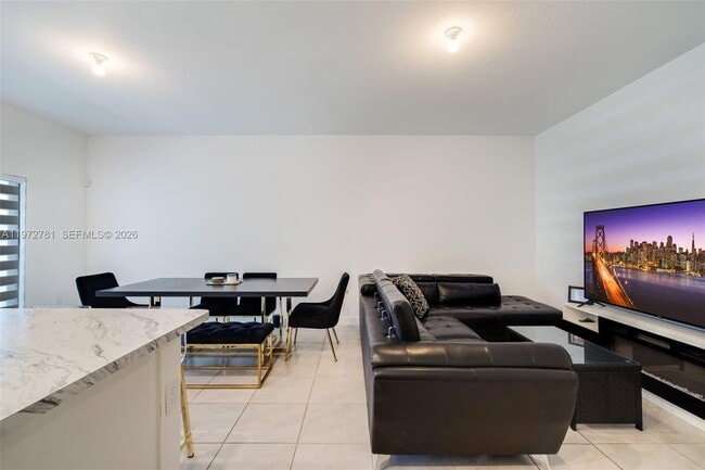 Building Photo - 1181 SW 7th Ct