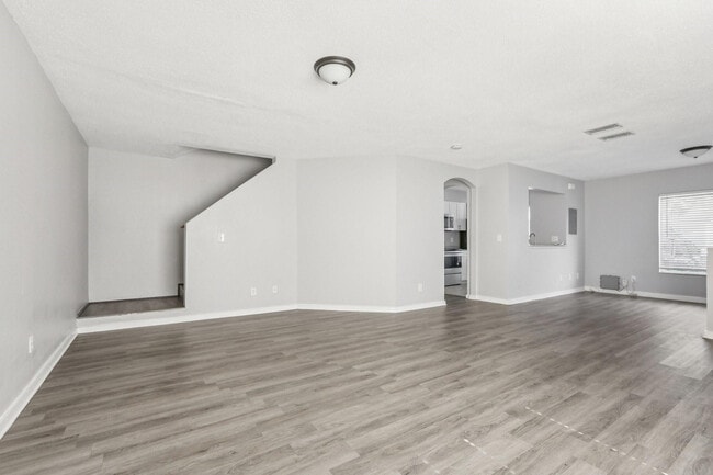 Building Photo - 7402 E Bank Dr