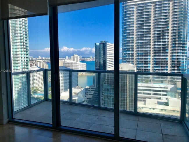 Building Photo - 1050 Brickell Ave