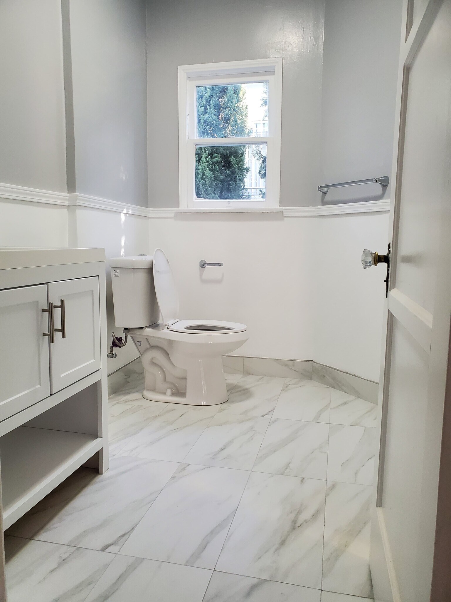 Building Photo - 1070 Masselin Ave