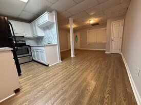 Building Photo - 3211 Country Ln