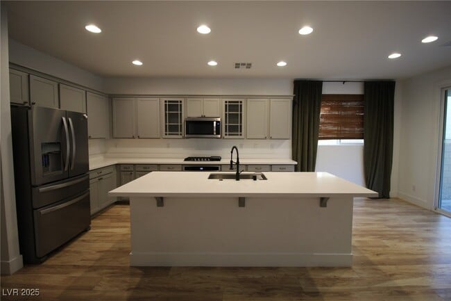 Building Photo - 8085 Skye Roar Ct