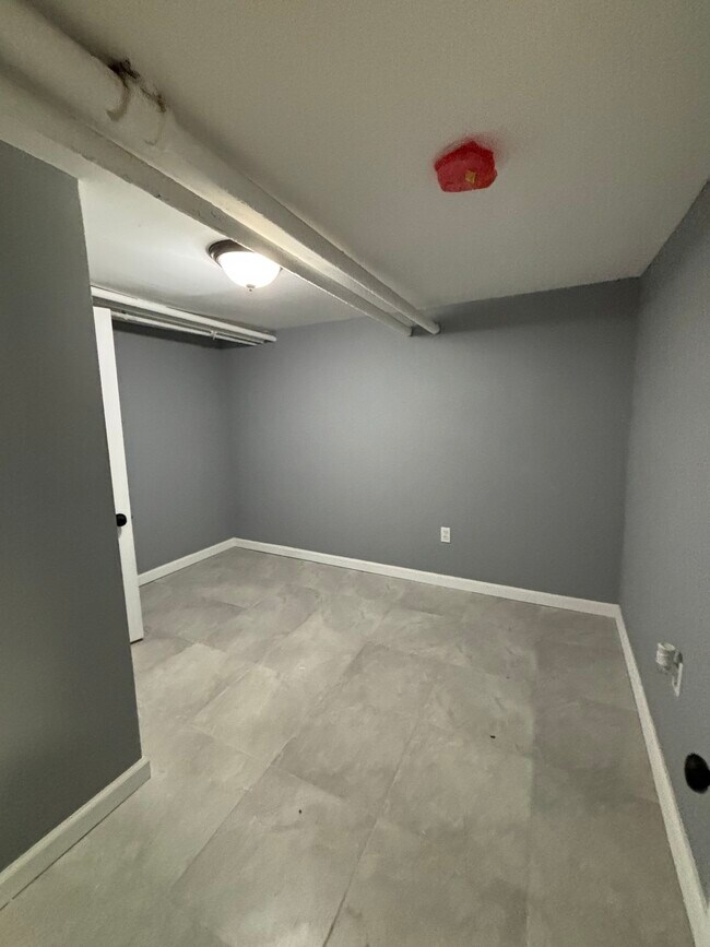Building Photo - 281 Hunterdon St