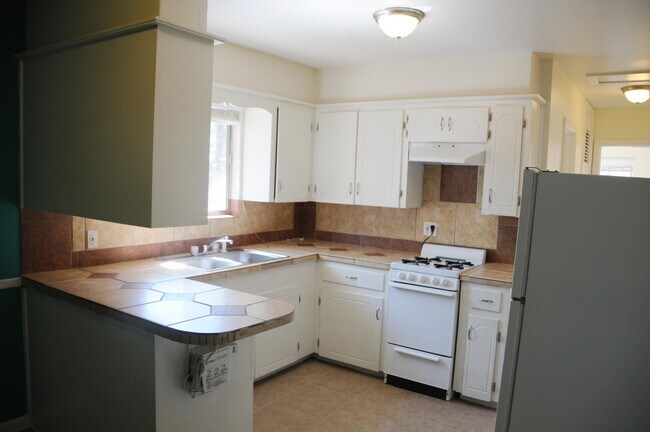 Building Photo - 4805 Avenue G