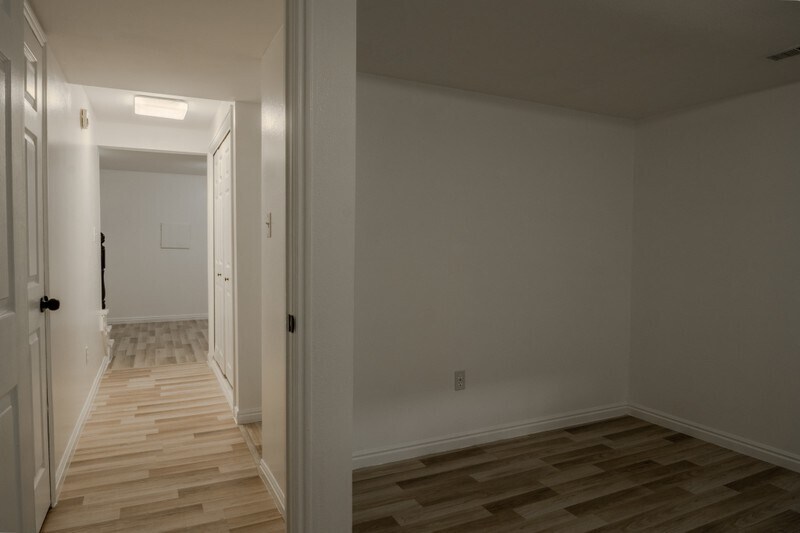 Building Photo - 444 W 700 N St