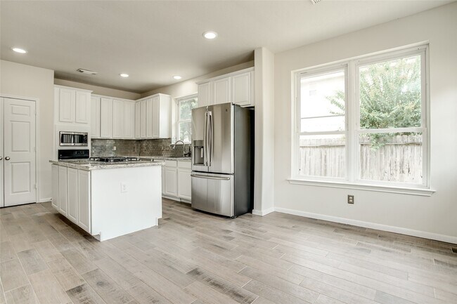 Building Photo - 5818 Pebble Bank Ln