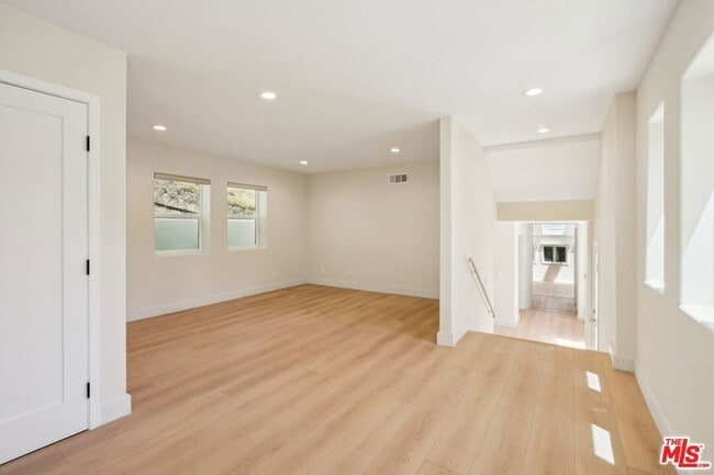 Building Photo - 5131 Campo Rd