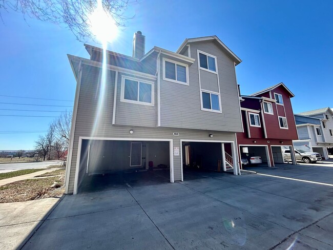 Primary Photo - 2-Bedroom Condo Available in Boulder's Kin...