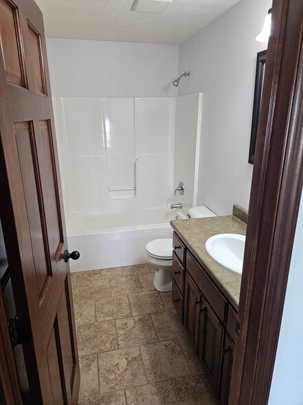 Building Photo - 5603 w Bakker park dr