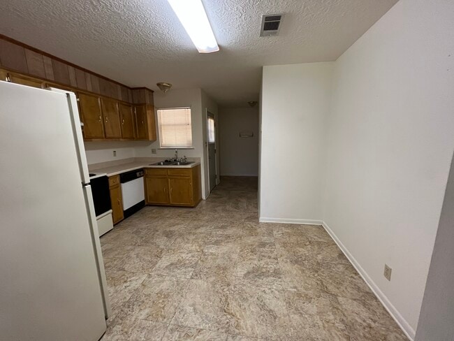 Building Photo - 513 N 25th St