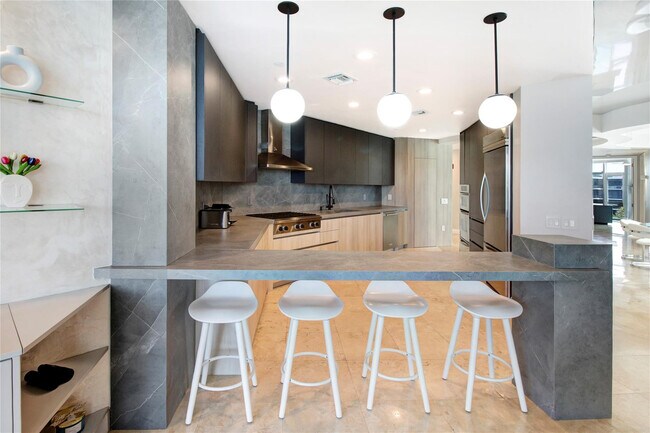 Building Photo - 301 Hendricks Isle