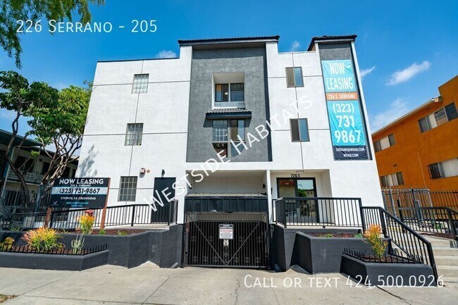 Building Photo - 226 Serrano-205