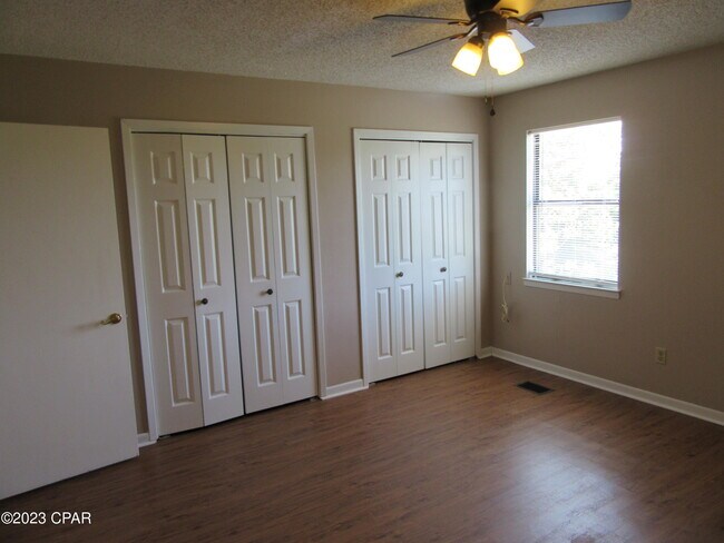 Building Photo - 5414 Manzonita Dr