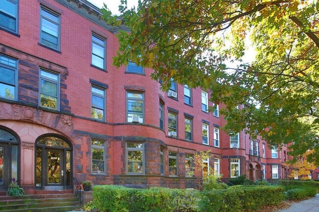 Building Photo - 1807 Beacon St