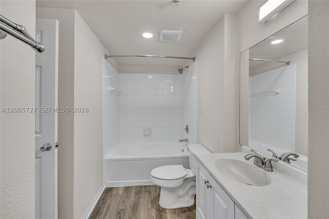 Building Photo - 220 SW 116th Ave