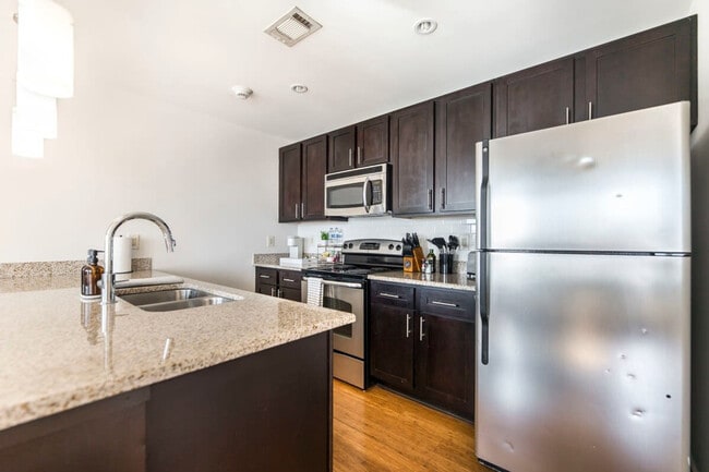 Building Photo - 401 Cherry St