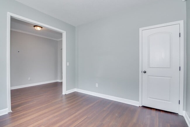 Building Photo - Beautiful 4 Bedroom in Great Neighborhood!