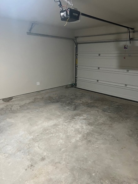 Building Photo - 3336 Vine Ter Trce