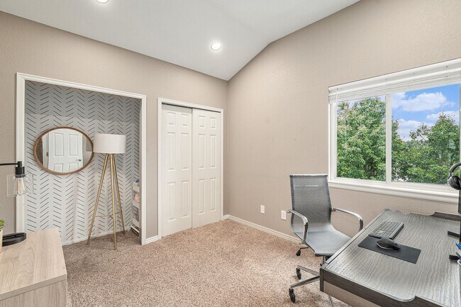 Building Photo - Beautiful West Arvada Home Available Septe...