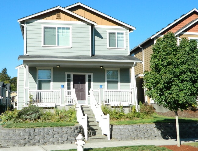 Building Photo - Beautifully Updated 3 Bedroom + Loft Home with New A/C
