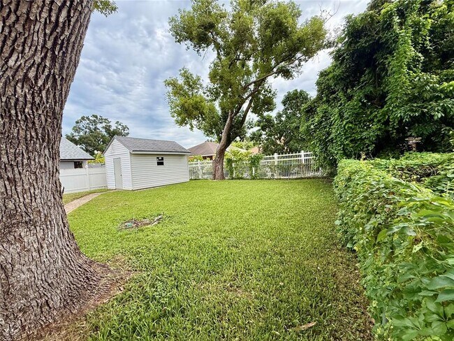 Building Photo - 7523 Blossom Ave