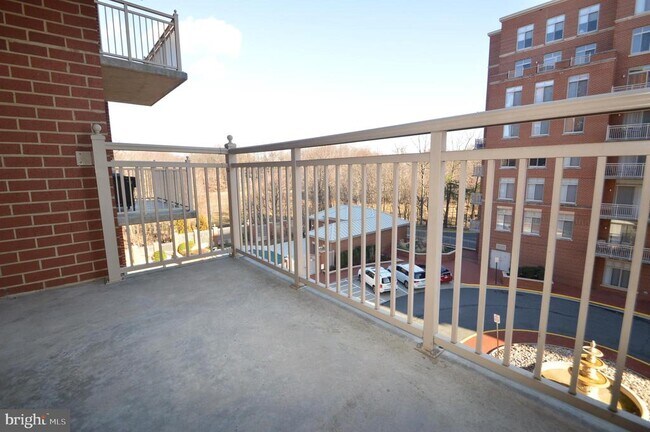 Building Photo - 4490 Market Commons Dr