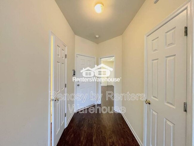 Building Photo - 3711 Bay Crescent