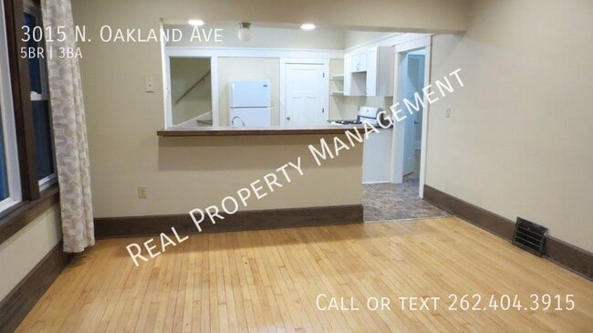 Building Photo - 3015 N Oakland Ave