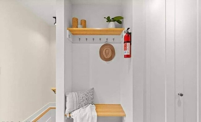 Building Photo - House with Fenced Yard * Walking Distance to MSU Campus and Downtown Bozeamn