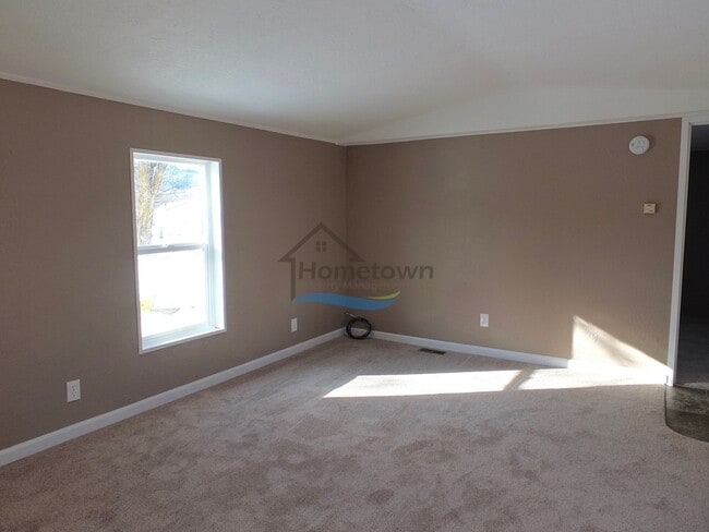 Building Photo - Beautiful & Clean 2 Bed 1 Bath Manufacture...