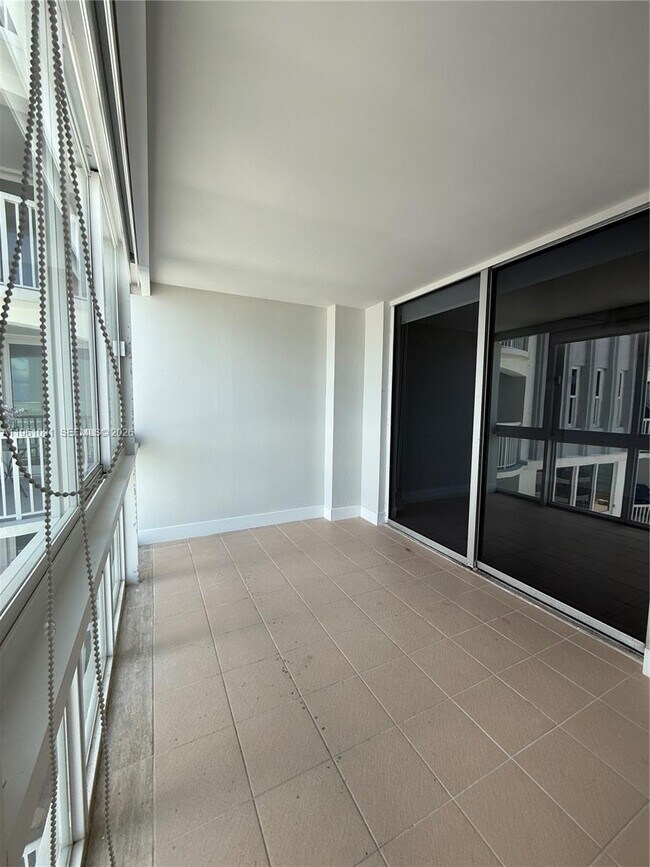 Building Photo - 5401 Collins Ave