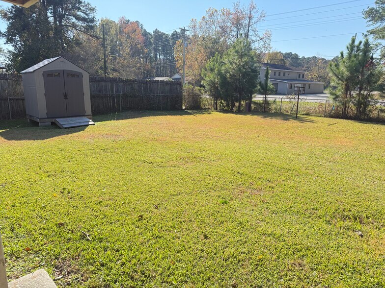 Large Fenced Yard with Shed - 3410 Longwood Ln