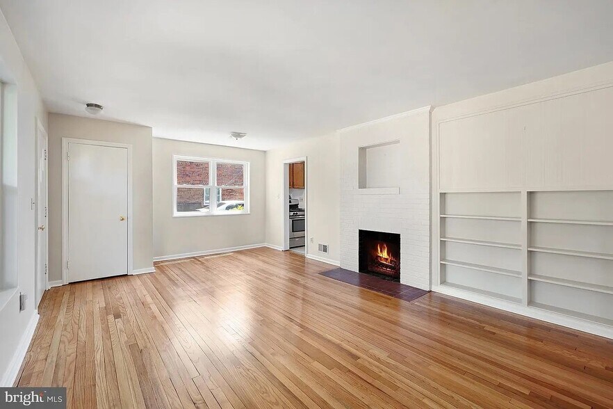 Building Photo - 1615 Parham Pl