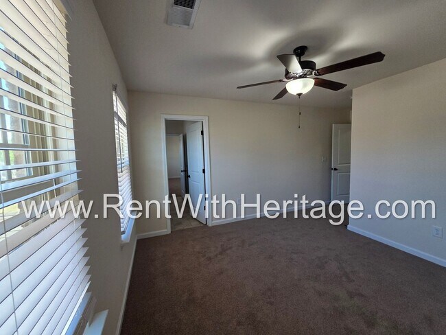 Building Photo - ABSOLUTELY BEAUTIFUL 5 BEDROOM/ 4.5 BATH HOME YOU DONT WANT TO MISS.