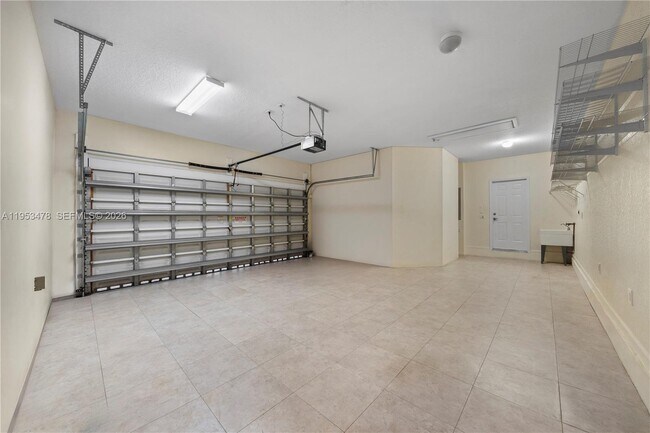 Building Photo - 14130 SW 33rd Ct