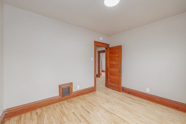 Building Photo - 23 6th St