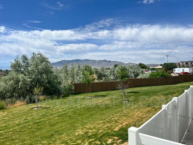 Building Photo - 346 Grassland Dr